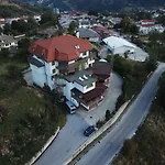 семеен кристал 酒店 3*