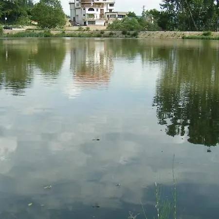 семеен кристал 酒店 3*