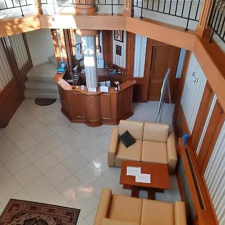 семеен кристал