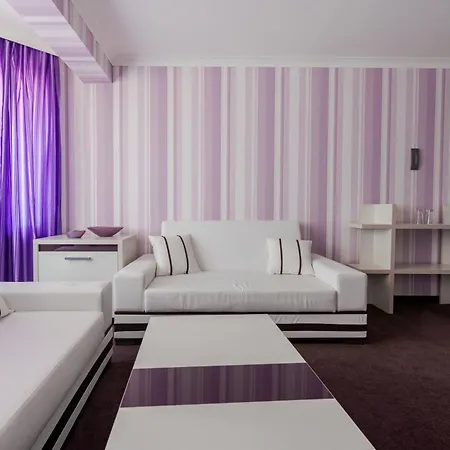 семеен кристал 酒店 3*