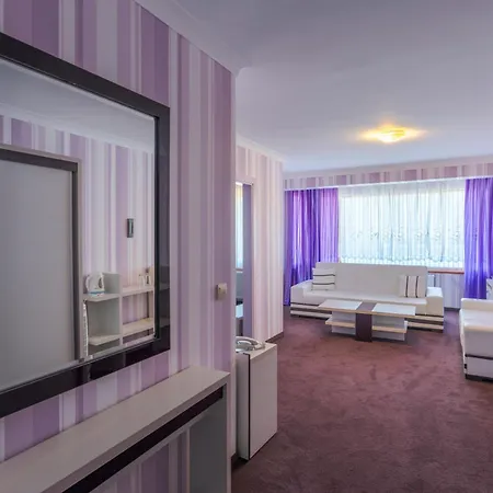 Hotel семеен кристал