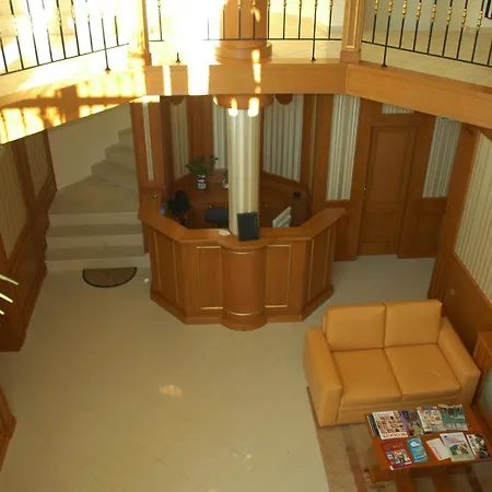 семеен кристал 酒店 斯莫梁