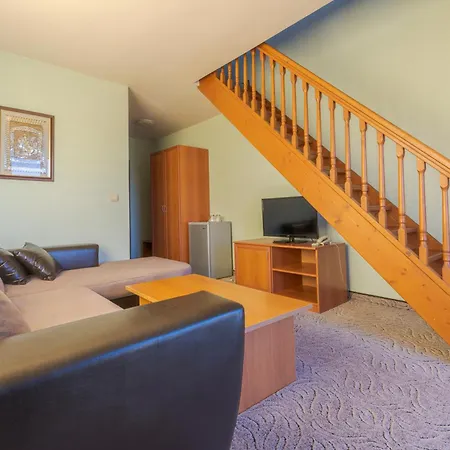 семеен кристал 酒店 斯莫梁