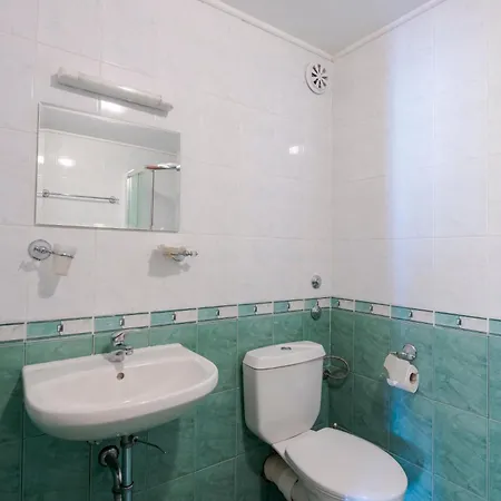 酒店 семеен кристал