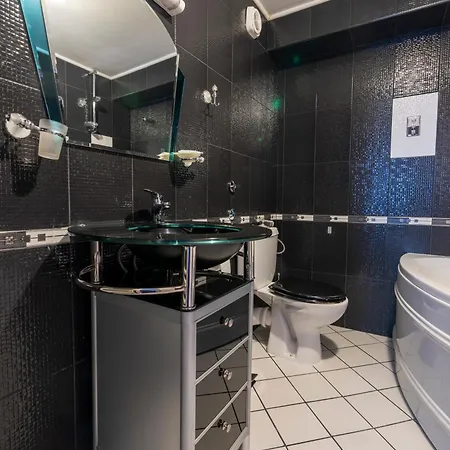 Hotel семеен кристал 3*