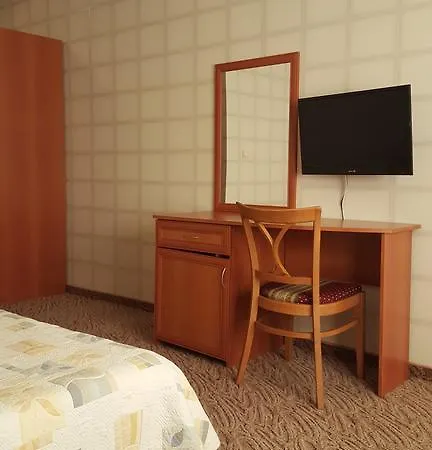 Hotel семеен кристал 3*
