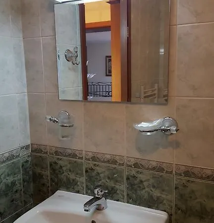 семеен кристал Hotel