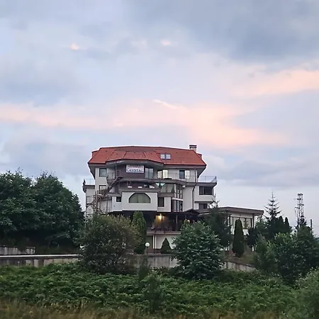 семеен кристал فندق 3*