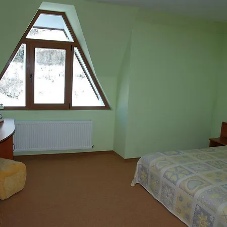 семеен кристал 斯莫梁