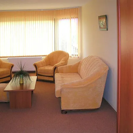 семеен кристал