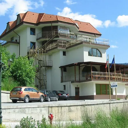 семеен кристал 3* Σμόλιαν