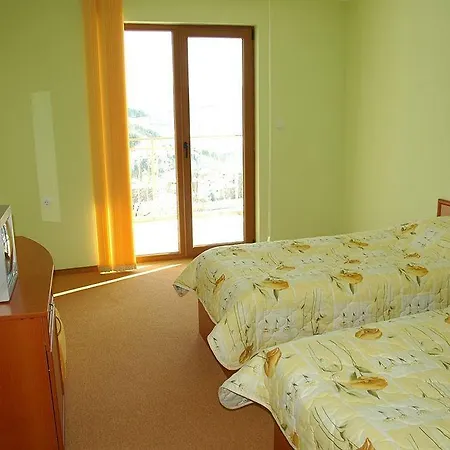 семеен кристал 酒店 斯莫梁