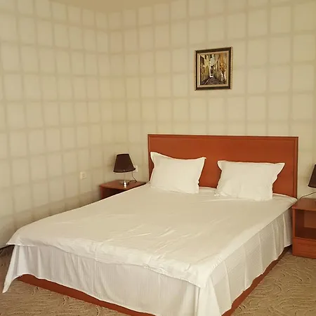 семеен кристал 酒店 3*