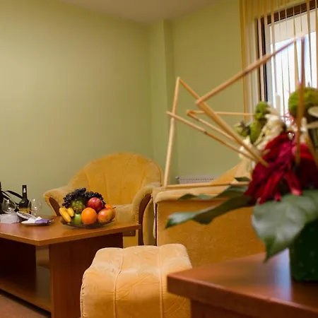 семеен кристал 斯莫梁