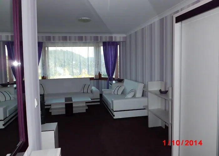 Hotel семеен кристал 3*