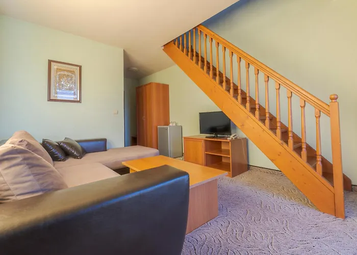 семеен кристал Hotel Smoljan