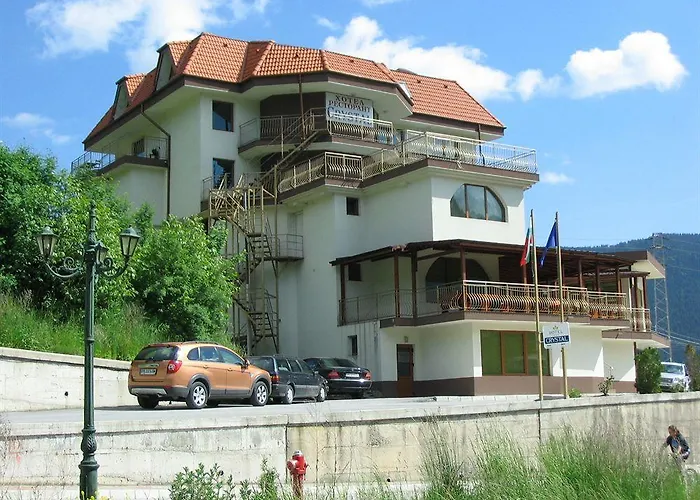 семеен кристал 3* Smoljan