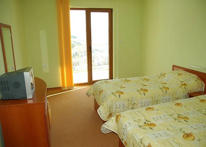 семеен кристал Hotel Smoljan