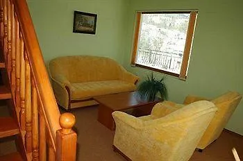 семеен кристал Hotel Smoljan