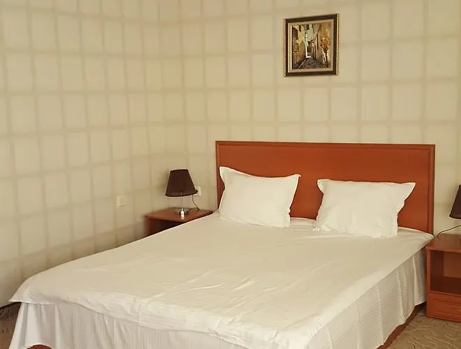 семеен кристал Hotel 3*