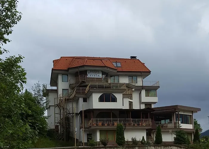 Hotel семеен кристал 3*