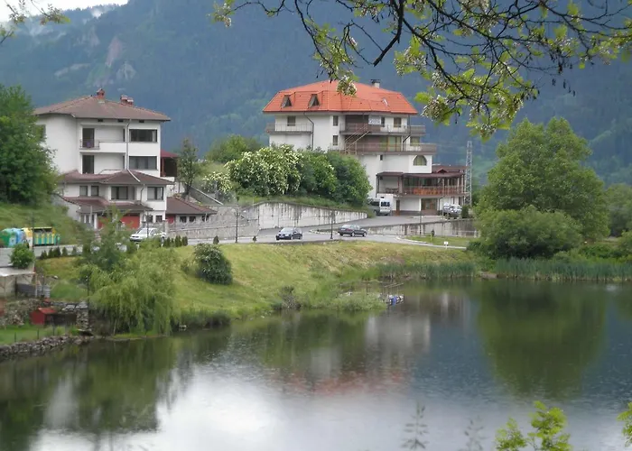 семеен кристал 3* Smoljan